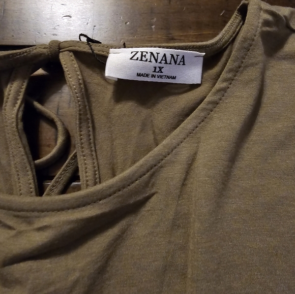 Zenana NWOT Romper Olive Green with pockets - Picture 3 of 7